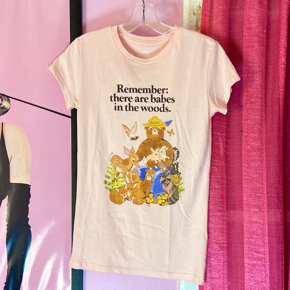 Smokey Bear Novelty T-Shirt Slim Fit Pale Pink Streetwear Graphic Women’s Medium - Picture 3 of 3